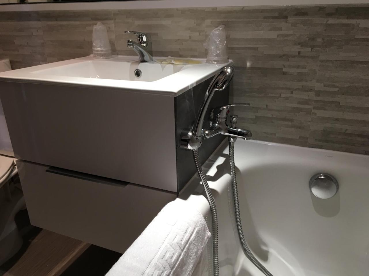 Hotel Les Rives Bleues 라그랑모트 외부 사진